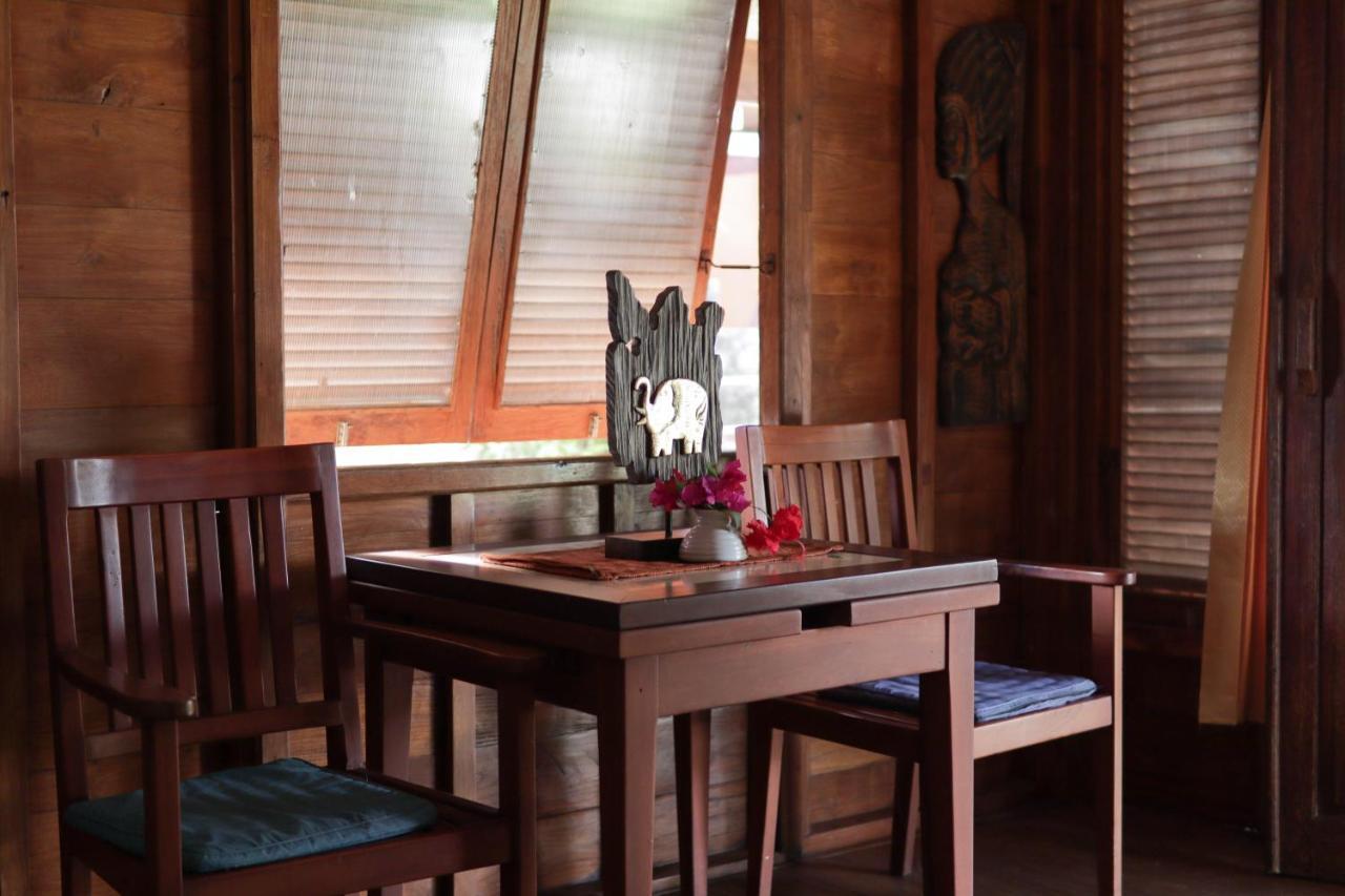 Yut'S Inn Flower Paradise Gili Gede Extérieur photo