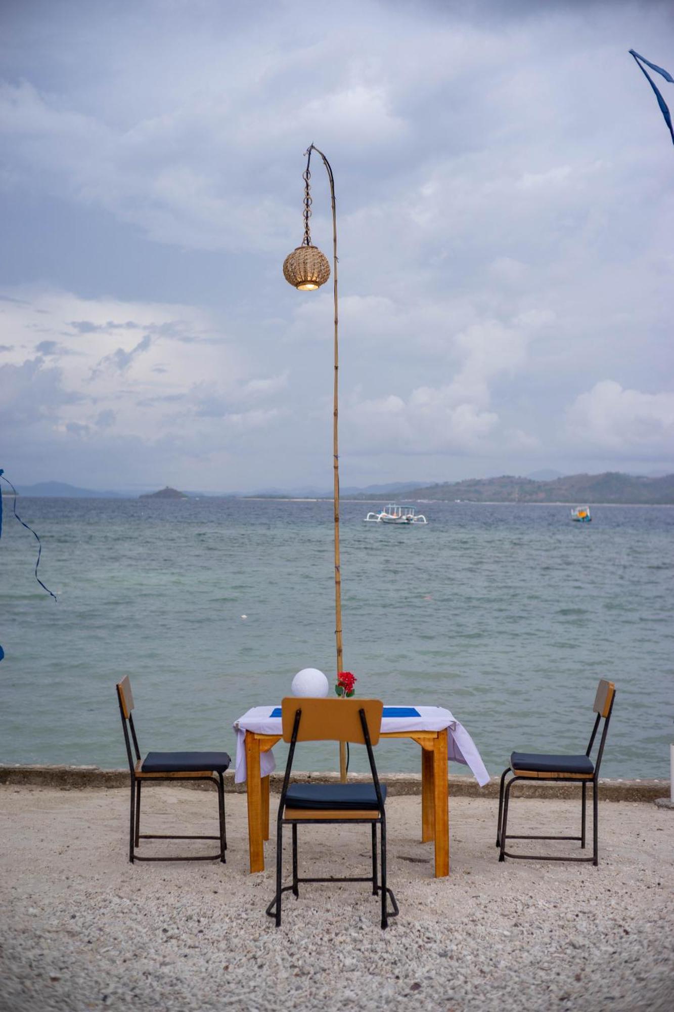 Yut'S Inn Flower Paradise Gili Gede Extérieur photo