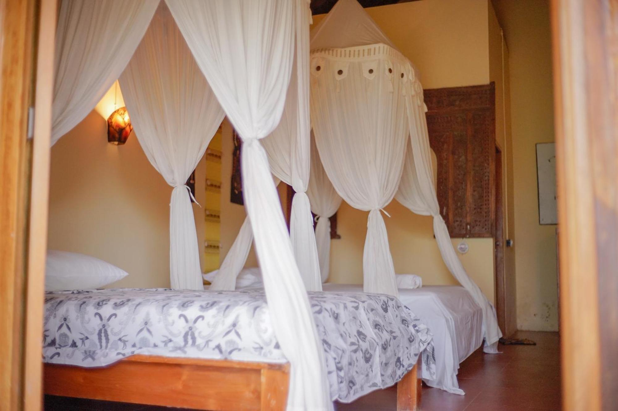 Yut'S Inn Flower Paradise Gili Gede Extérieur photo